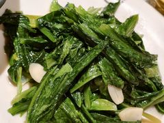 -肥肥虾庄·金牌油焖大虾(汉街SKP店)