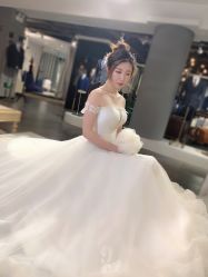 -艾米丽婚纱礼服