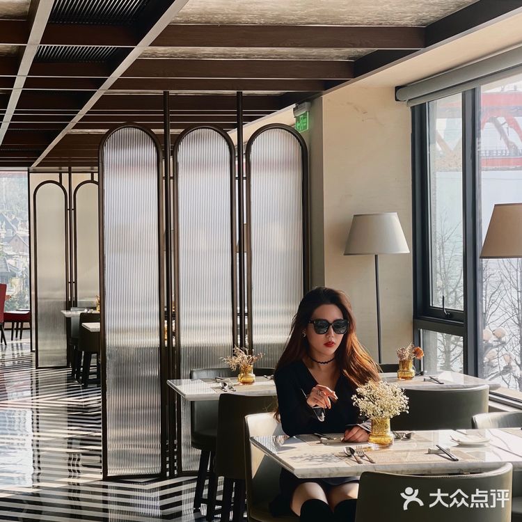 重庆探店｜坐拥一线江景滴品质下午茶