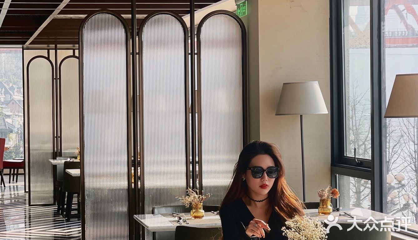 重庆探店｜坐拥一线江景滴品质下午茶