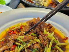 -阿瓦山寨·湘菜现炒·剁椒鱼头王(咸阳总店)