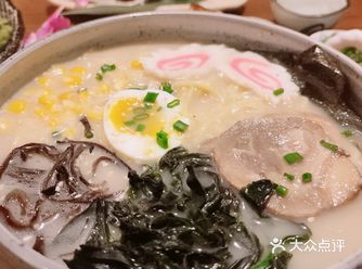 这家店离江汉大学很近，湘隆时代广场那边，位置交通很方