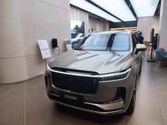 -理想汽车(世纪汇店)
