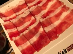 -老牌坊云南鱼豆花火锅(哈西万达店)