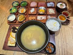 -银米·云南传统过桥米线(双廊黑金冠店)