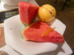 -雍容荟活帝王蟹活龙虾自助(苏宁旗舰店)