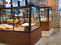 面包甜点陈列柜-Dough&Joe团憩(瑞虹天地月亮湾店)