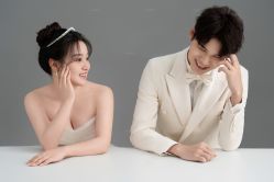 -雪中彩影婚纱摄影·微光艺术中心