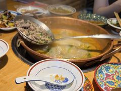 -洱火云南酸菜牛肉火锅(石景山当代商城店)