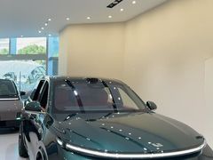 -理想汽车(世纪汇店)