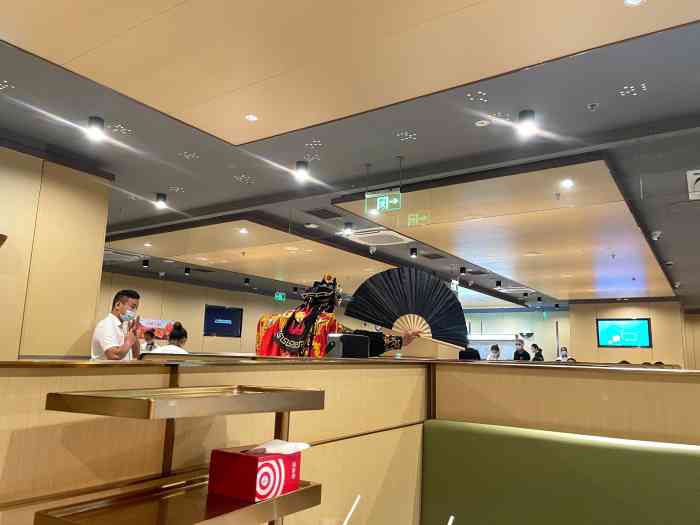 三月三人多的要死还好提前打电话预定了位置不然要等半个多小时这里的