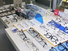 -视野联行眼镜•蔡司•依视路(温江店)