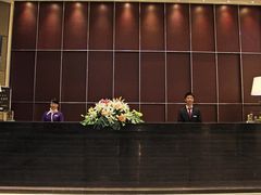 前台-天艺东环酒店(海口高铁东站龙湖天街店)