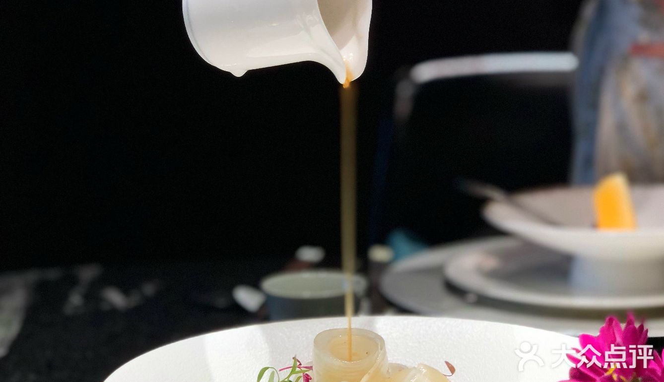 品鉴珍馐佳肴，尽享茶艺之美