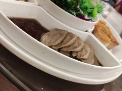 鸿运烧肉拼盘-龙的酒楼·手工早茶·顺德菜(近良路店)