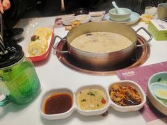 -洪氏嗨捞·猪肚鸡火锅(阳光天地店)