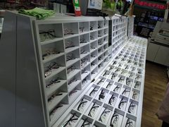 -臻美视爵眼镜·明月·依视路·蔡司折扣店(广渠门店)