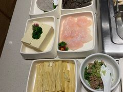 -海底捞火锅鲜切牛肉主题店(长寿路店)