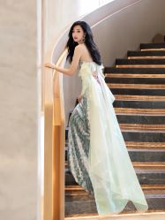 -Renee芮亦婚纱(原丽莎)