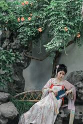 -一揽芳华汉服旗袍体验馆(拙政园店)