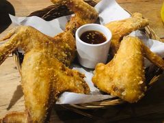 炸鸡翅-Naughty Nuri’s Phuket