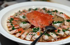 Steamed Black Pig Meat with Top Gelatinous Crab