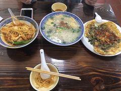 -亚忠小吃店(曾厝垵店)