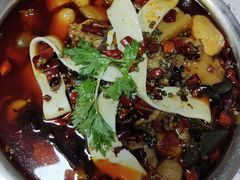 -晓彭肥肠鸡·泡椒鸡火锅(水木天地店)