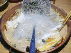 -洱火云南酸菜牛肉火锅(石景山当代商城店)