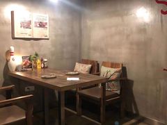 -HIGH FIVE哈福手工汉堡(桂林路店)