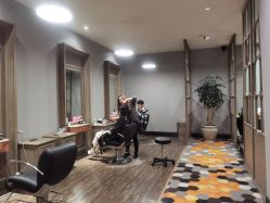 -苑苑发型设计