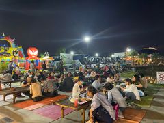 -周日夜市