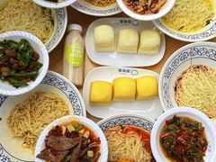 -李与白包子铺(桐梓林店)