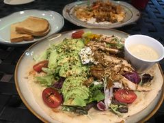 照烧鸡肉配牛油果拉法沙拉-HELLO 27 意面·沙拉·帕尼尼