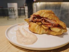 烤法国苹果三文鱼可颂-GOTLOT COFFEE&KITCHEN角落厨房NOOK店