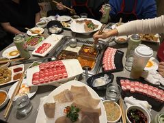 -海底捞火锅鲜切牛肉主题店(长寿路店)