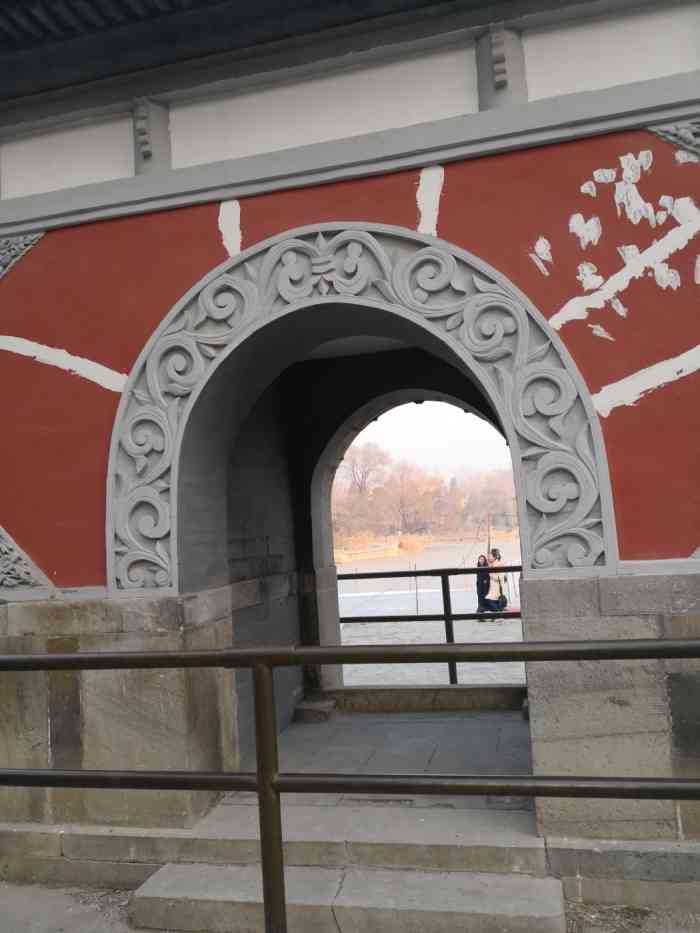 52人赞jasmin05162019年1月4日打分#济南亮v有福利#在北大未名湖岸边