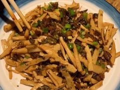 -渝信川菜 · 川味家常菜(长安店)
