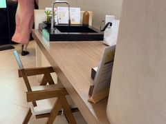 -灸春堂·艾灸·痛症·整脊连锁(之江银泰店)