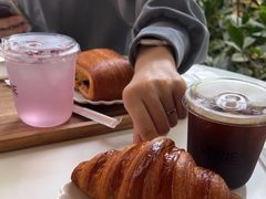 -VERIE BAKEHOUSE