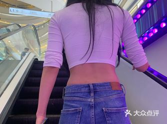 Wowo 的烧烤可谓是下午茶的好去处，一根根肉串上满