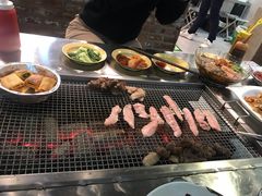 -马路牙子烧烤音乐酒馆(望京店)