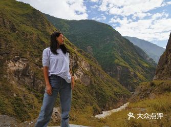 虎跳峡观景路线｜银灰色峡谷浩浩荡荡