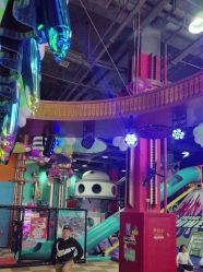 -欧酷世界动力星球(王府井奥莱UP TOWN店)