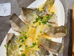 葱油蒸黄花鱼-1937青岛老味道·海肠捞饭·青岛菜(大鲍岛栈桥店)