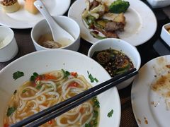 -大中华希尔顿酒店-念自助餐·嗨啤·小龙虾