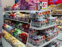 -赵一鸣零食(广州荔湾路店)