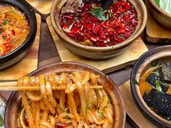 -有红鸡毛店·砂锅菜(抚琴夜市店)