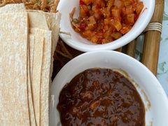 特色煎饼卷四宝-湖光月色临湖音乐餐厅(台儿庄古城店)