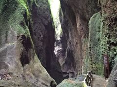 -龙水峡地缝景区